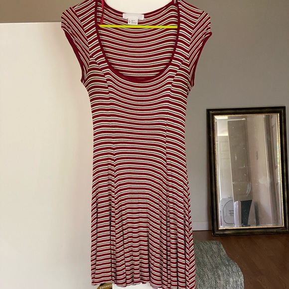 Striped red dress - Picture 3 of 4